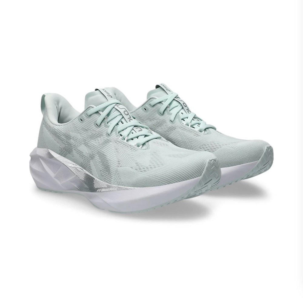 ASICS Novablast 5 Women's
Pure Aqua/Seal Grey